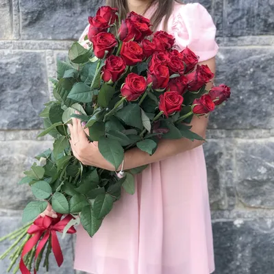 Букет 25 роз Гран При с доставкой по Киеву в фирменном интернет-магазине  Камелия