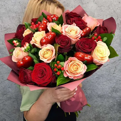 Букет из красных и розовых роз – купить с доставкой в Москве. Цена ниже!