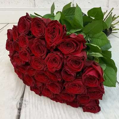 Букет 40 красных роз купить за 8 400 руб. с круглосуточной доставкой по  Москве | Мосцветторг