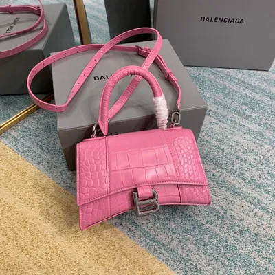 Сумка женская Hourglass 19x8x21 Balenciaga купить за 11765 грн в магазине  UKRFashion. Товары бренда Balenciaga. Лучшее качество