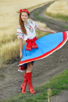 Русское народное платье с подъюбником для танца. Цвет красный.