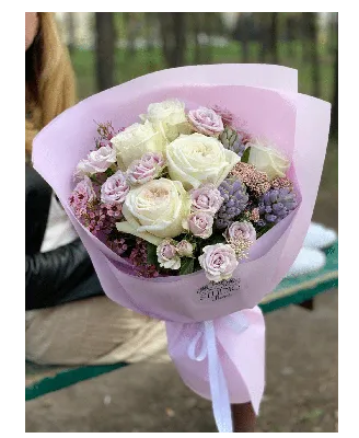 Букет из 101 белой розы premium 60 см - купить в Москве по цене 14990 р -  Magic Flower