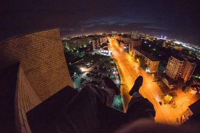 Фото с крыши дома ночью с ногами (134 фото) - фото - картинки и рисунки:  скачать бесплатно