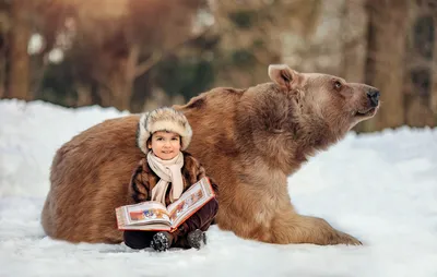 Девушка поделилась впечатлениями от фотосессии с бурым медведем