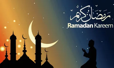 Поздравление с мусульманским праздником Рамадана. Зеленый фон с золотым  рисунком. Надпись Рамадан Карим . Векторное изображение ©Iricat 78658442