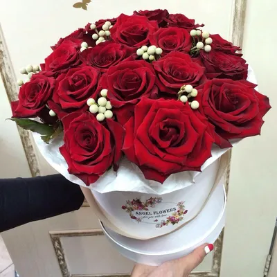 Композиции из цветов на 8 марта купить в Краснодаре с доставкой от  интернет-магазина КОФЕЦВЕТЫ
