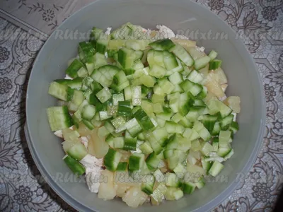 Салат из курицы с ананасом и огурцом - пошаговый рецепт с фото на Повар.ру