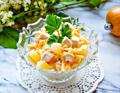 Салат с курицей и ананасом слоями - пошаговый рецепт с фото на Повар.ру