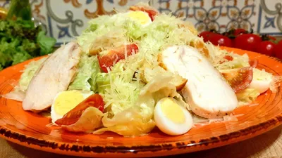 Салат из овощей с курицей и сухариками (вес) - заказать с доставкой Гомель.
