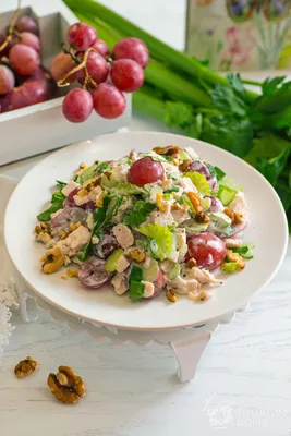 Салат из курицы с виноградом и сельдереем - пошаговый рецепт с фото на  Готовим дома