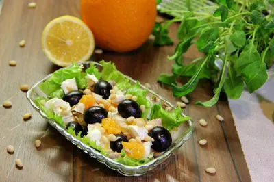 Салат из курицы с виноградом и сельдереем - пошаговый рецепт с фото на  Готовим дома