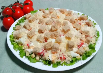 Салат Цезарь с курицей и сухариками - пошаговый рецепт с фото на Повар.ру