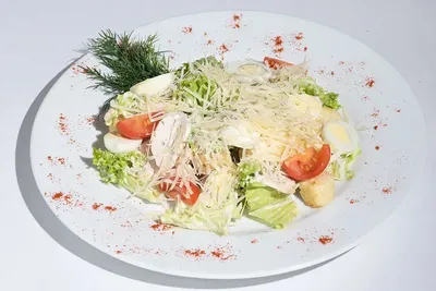 Заказать салат Цезарь с курицей в кафе Темаки – бесплатная доставка салата  цезарь со свежими овощами и курицей домой и в офис