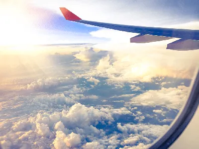 Безопасность на борту самолета: 5 главных советов | Блог Касперского