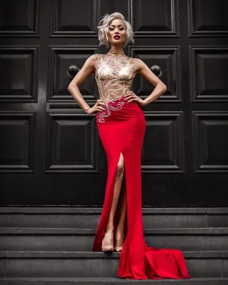 Самые красивые платья с перьями в коллекциях весна-лето 2022 | Vogue UA