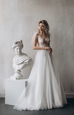 Свадебные платья 2024-2025: топ-10 трендов свадебной моды, тенденции и  тренды свадебных плать… | Boho bridal gowns, Lace applique wedding dress,  Tulle wedding dress