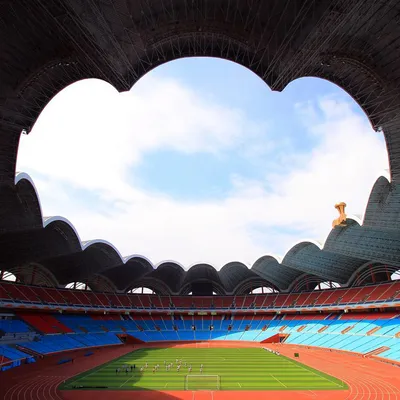 Китай строит один из самых больших футбольных стадионов в мире