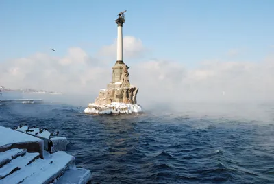 Памятник затопленным кораблям в Севастополе - обои на рабочий стол