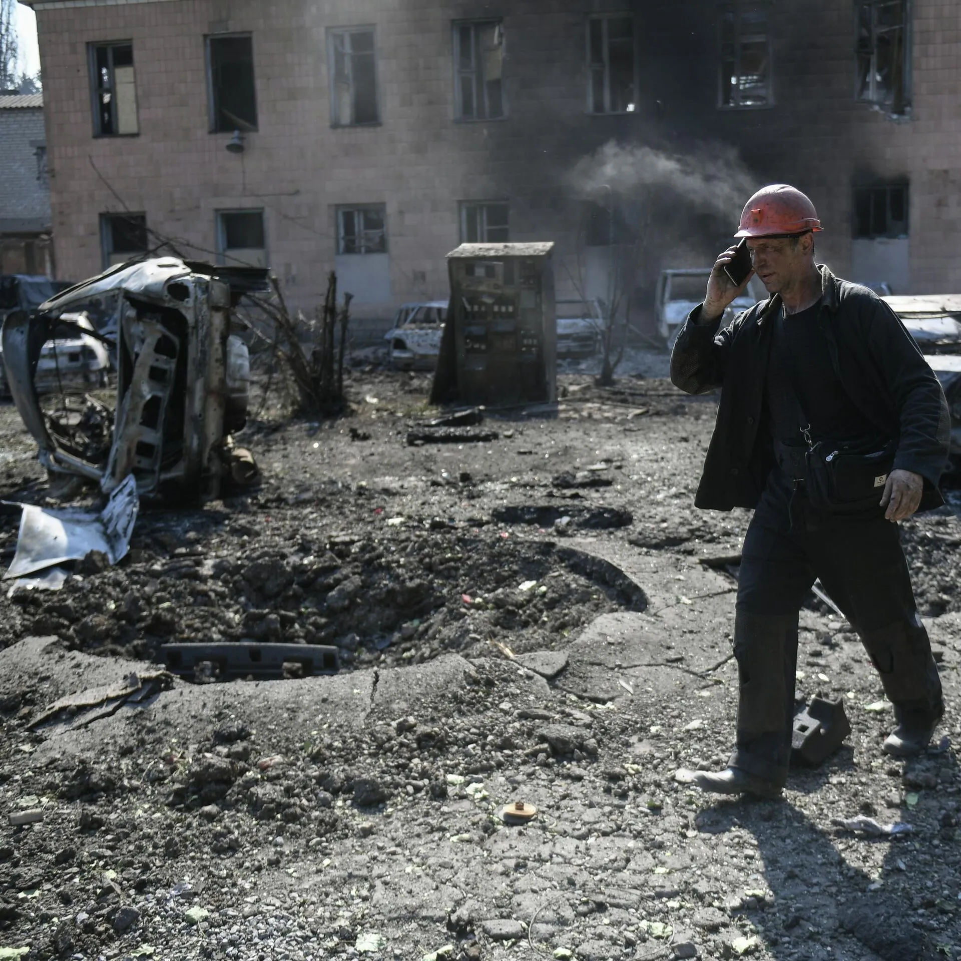 Последняя сводка на донбассе. Шахта Челюскинцев Донецк. Украинские войска обстреляли Донецк.