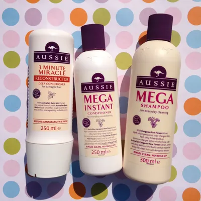 Miracle Moist Moisturizing Shampoo for Dry Hair | Aussie