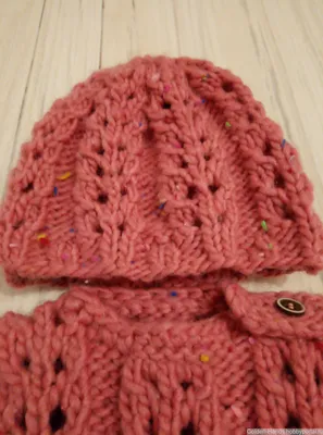 Шьем необычные шапки из старого свитера