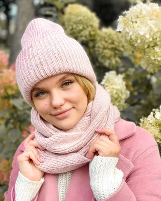 Модная шапка со снудом, розовый комплект - купить в Москве