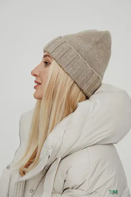 Шапка женская Winter Basic Hat EMPORIO ARMANI - SportCourt