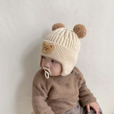 Новая детская шапка с милым медведем, зима-осень, теплые вязаные шапочки,  шапки для маленьких мальчиков и девочек, шапки с защитой ушей, шапки –  лучшие товары в онлайн-магазине Джум Гик