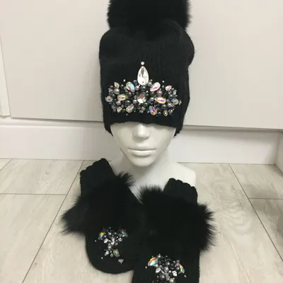 Роскошная эффектная женская зимняя шапка, украшенная яркими камнями купить  по низким ценам в интернет-магазине Uzum