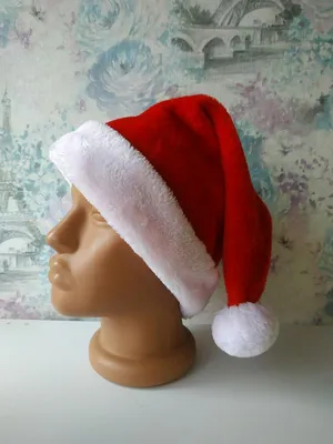 Комплекс шляп Санта-Клауса Реалистичные красные шапки Санта-Клауса,  изолированные на прозрачном фоне Шляпки Рождества Санта Иллюстрация вектора  - иллюстрации насчитывающей конструкция, сторона: 163564847