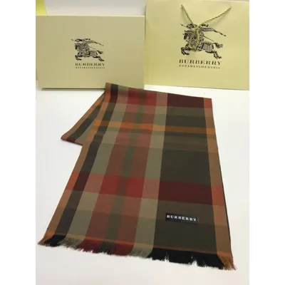 Классический шарф из кашемира в клетку Burberry артикул 80181731 -  «Знаменитый на весь мир шарфик Burberry в клеточку теперь у меня на шее.  Сравниваю ОРИГИНАЛЬНЫЙ шарф в клетку Burberry и подделку. Научу