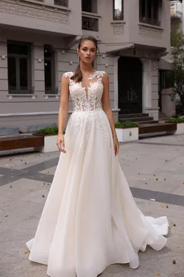 Свадебное платье с длинным рукавом Naviblue Bridal Jerome 18012 — купить в  Москве - Свадебный ТЦ Вега