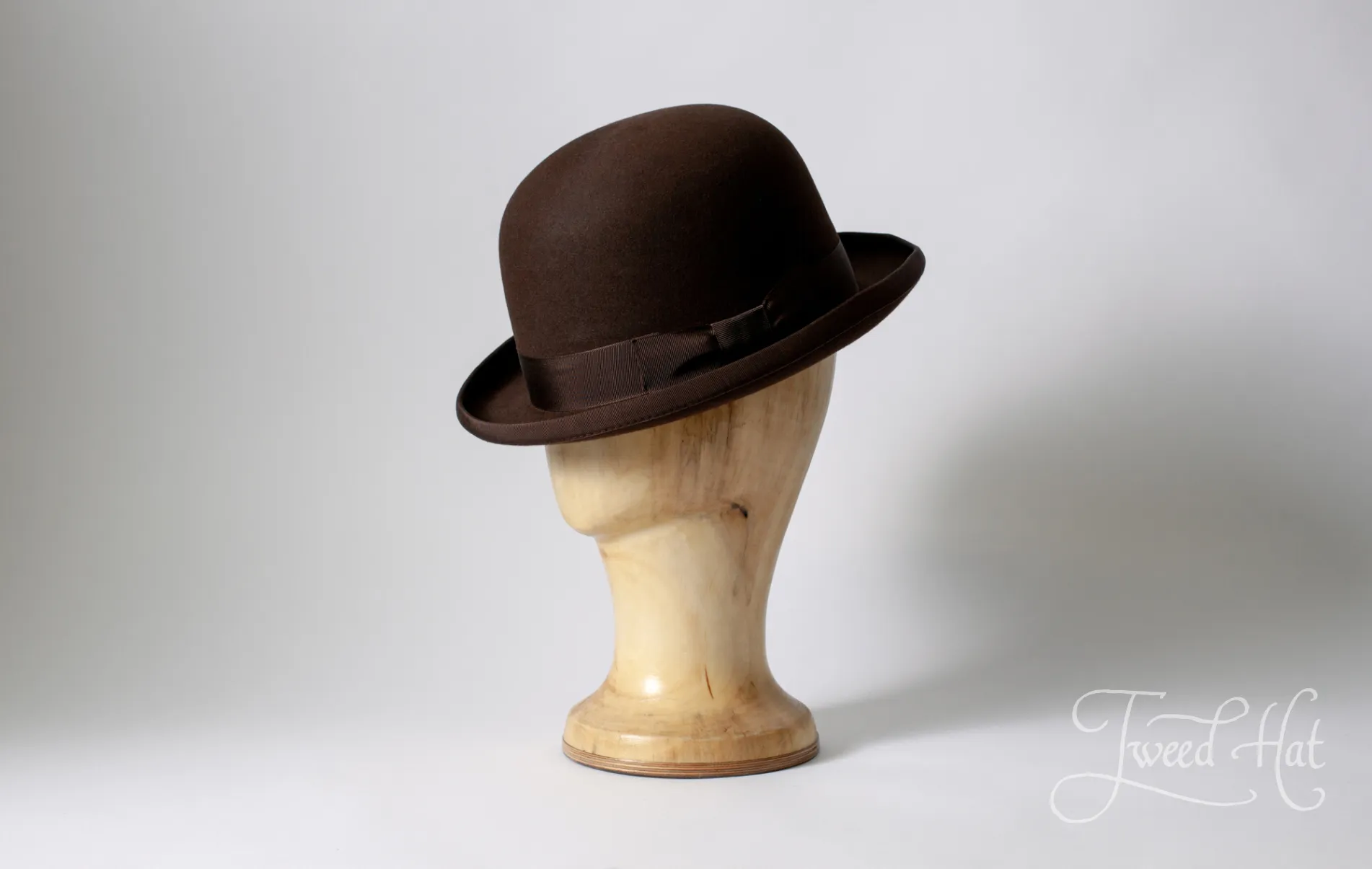 Шляпа Черчилля. Шляпа котелок заводной апельсин. Шляпа Чарли Чаплина. Коричневая фетровая шляпа. Шляпа чаплина 7