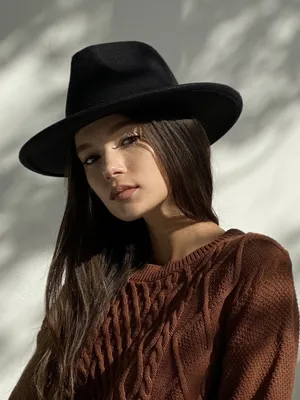 Шляпа женская с широкими полями