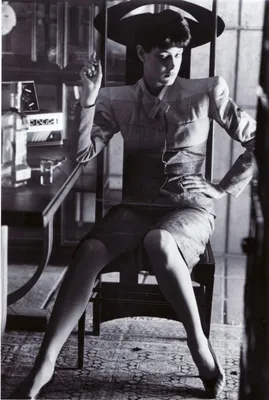 Шон-Янг в роли Рэйчел в «Бегущем по лезвию-бегущего по лезвию-8242878-1076-1600» — Red Light Vintage