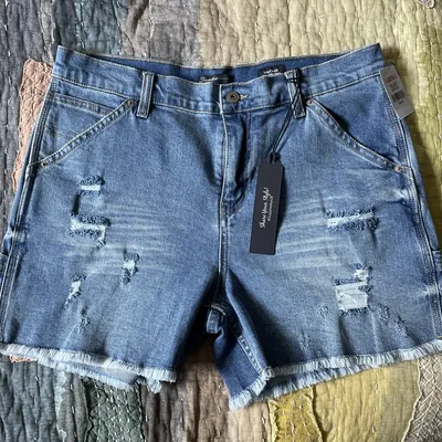 How to Dress Up Abercrombie's Cut-Off Blue Jean Boyfriend Shorts - Fashion  Jackson