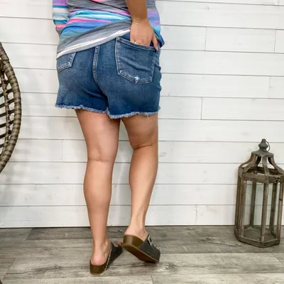 5 Vuori Shorts That Work For Every Summer Activity: Try-On - The Mom Edit