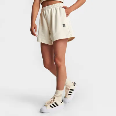 Женские спортивные шорты с тремя полосками Adidas Essentials, кремовый –  заказать по выгодной цене из-за рубежа в «CDEK.Shopping»