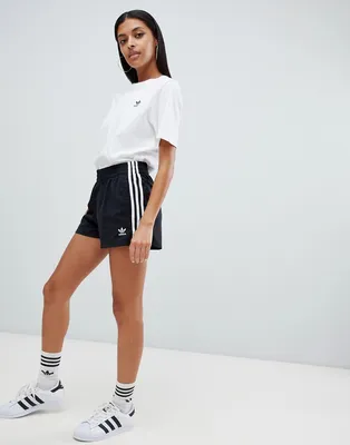 Черные шорты с тремя полосками adidas Originals - Черный  Арт.CL000022454653, цвет: чёрный - цена 2190 руб., в наличии в  интернет-магазине | Clouty.ru