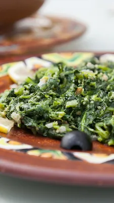Жареный шпинат с орехами - пошаговый рецепт с фото, ингредиенты, как  приготовить - Hi-chef.ru