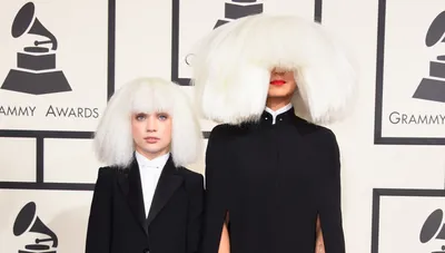 What Does Sia's Face Look Like? See Her Out of Costume!