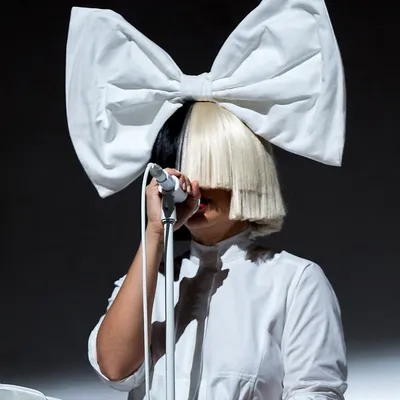 20 Songs You Didn't Know Came From Sia | Sia singer, Sia kate isobelle  furler, Furler