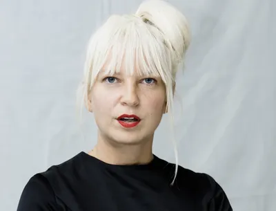 Sängerin Sia gesteht: „Ich will geliebt werden und will es allen immer  recht machen“