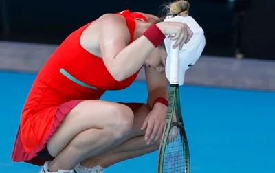 NEWSru.com :: Расставшаяся с роскошной грудью Симона Халеп взошла на  теннисный трон
