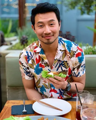 Симу Лю (@simuliu) • Фото и видео из Instagram | Красивые азиатские мужчины, Летняя мужская мода, Чудо-мужчина