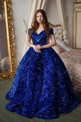 Синее платье с открытыми плечами и юбкой-солнцем - описание, цена, фото. |  Купить платье в Москве.