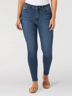 According To TikTok, Skinny Jeans Are Uncool