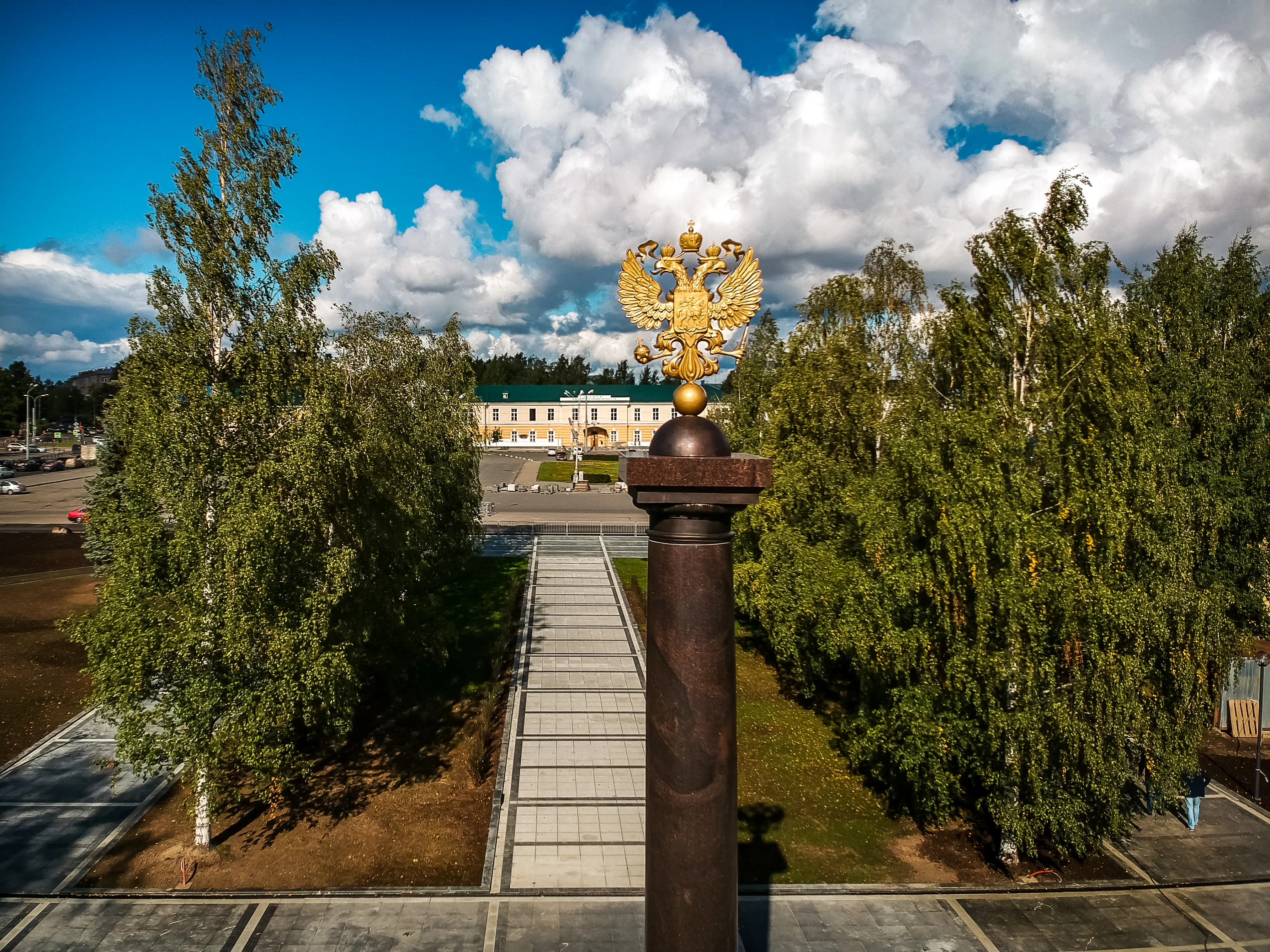 Парк победы петрозаводск. Стела «город воинской славы» (Петрозаводск). Стелла Победы Петрозаводск. Стелла г. воинской славы в Петрозаводске. Петрозаводск памятная стела.