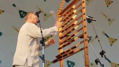 Регимантас Шилинскас (скрабалай - литовский музыкальный инструмент) -  YouTube
