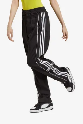 Спортивные штаны adidas Originals NSRC Track Pants цвет чёрный с  аппликацией IL4982 на PRM